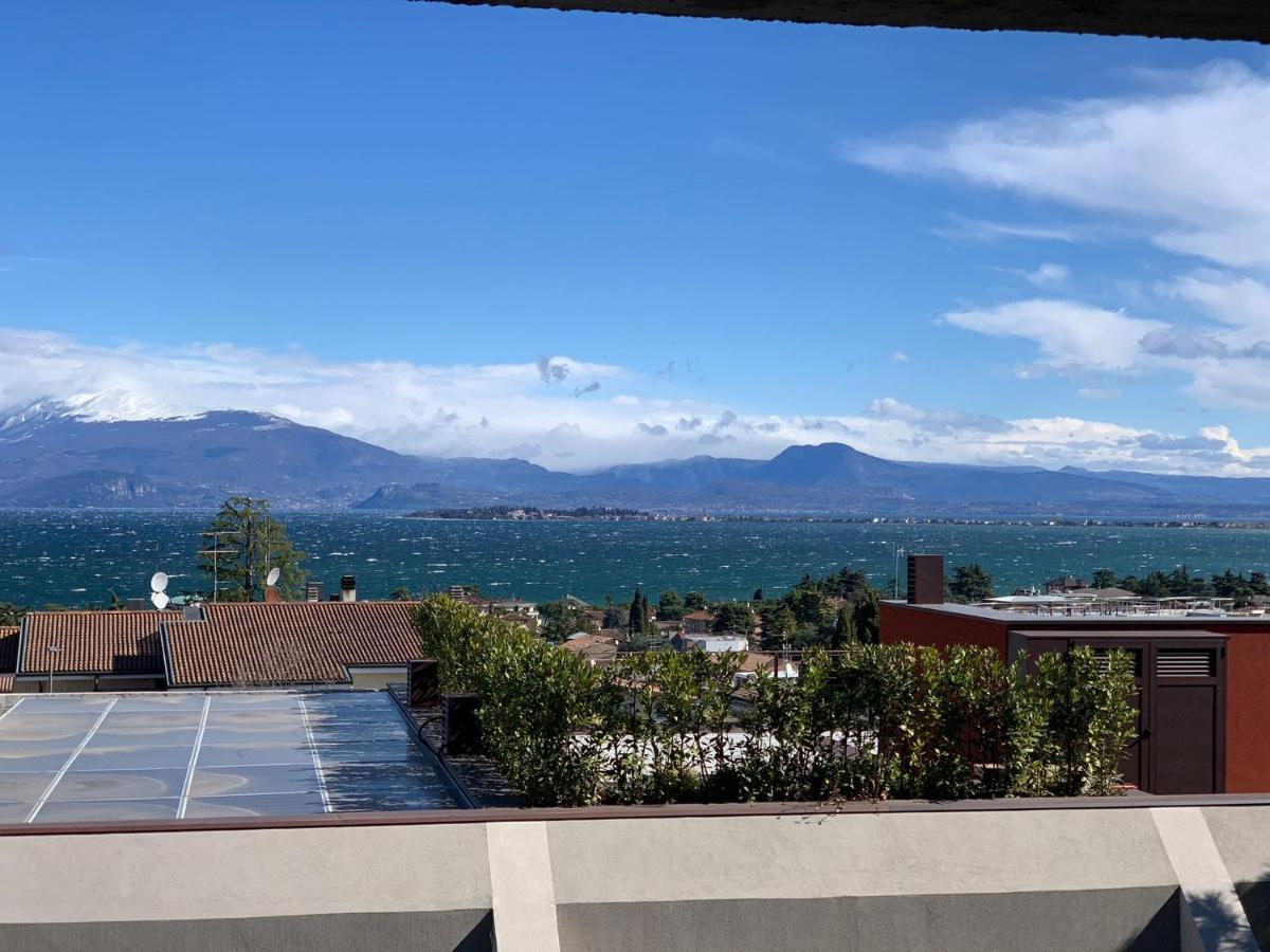 Panoramapartment 代森扎诺-德尔加达 外观 照片